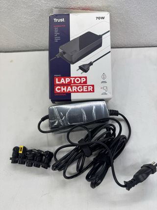 NUEVO Trust Primo Cargador Universal Portátil 70W