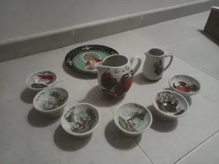 Juego de vino, jarra y plato decorativo