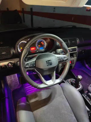 Volante León MK4 FR