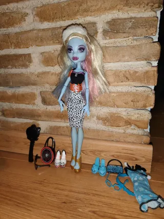 Muñeca Monster High Abbey Bominable + Complementos