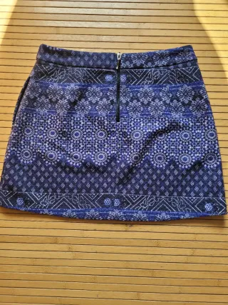 Falda estampada azul marino Stradivarius