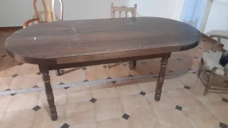 Perchero de madera antiguo, sillas , mesas etc .