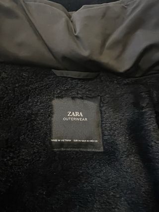 Abrigo plumas midi Zara negro