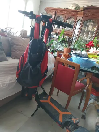 Patinete Eléctrico Negro y Naranja