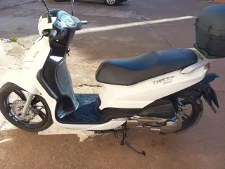 Peugeot Tweet 125cc Blanca