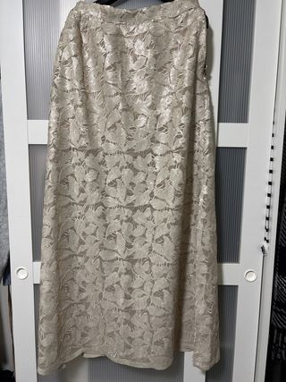 Falda larga fiesta beige y dorada.