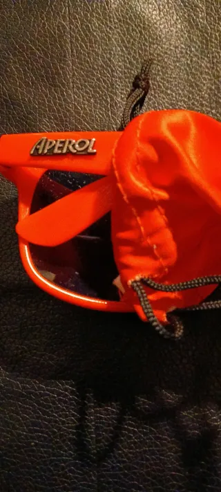 Gadget Aperol Spritz occhiali e portamonete