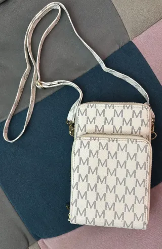 Bolso bandolera con monograma M