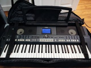 Teclado Yamaha PSR-S650