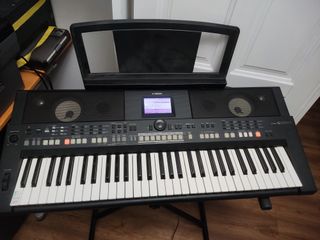 Teclado Yamaha PSR-S650