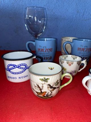 Conjunto di tazze e bicchieri vari