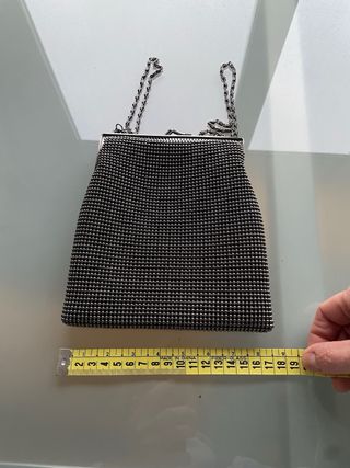 Bolso de fiesta plateado con cadena
