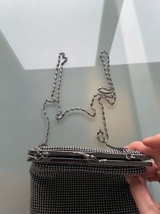 Bolso de fiesta plateado con cadena