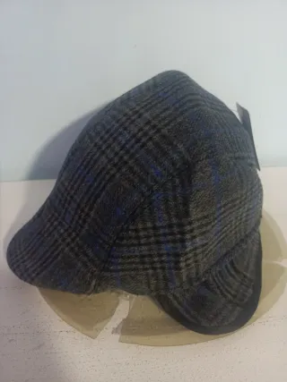 Gorra pico invierno con orejeras