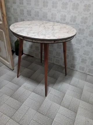 Mesa redonda mármol 79 cm, efecto mármol.