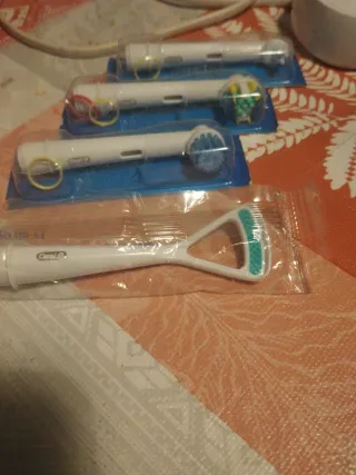 Cepillo Oral-B con 3 recambios