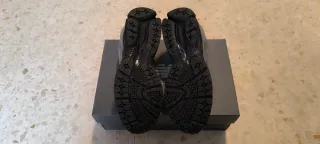 Zapatillas New Balance Grises y Negras