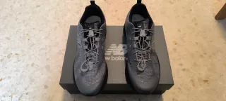 Zapatillas New Balance Grises y Negras