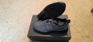 Zapatillas New Balance Grises y Negras