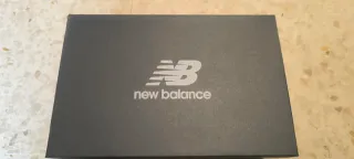 Zapatillas New Balance Grises y Negras