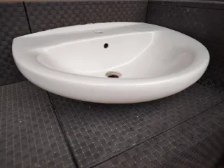 Lavabo de cerámica blanco