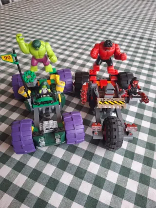 Lego Hulk vs Red Hulk