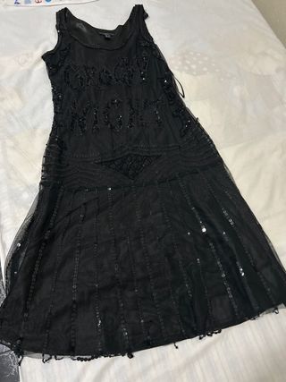 Vestido de fiesta negro con lentejuelas