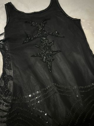 Vestido de fiesta negro con lentejuelas