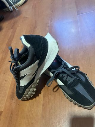 New Balance Zapatillas Negras Beige y blanco