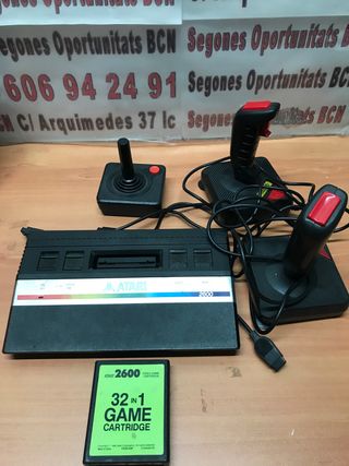 Consola Atari 2600 con 2 Joysticks y Cartucho