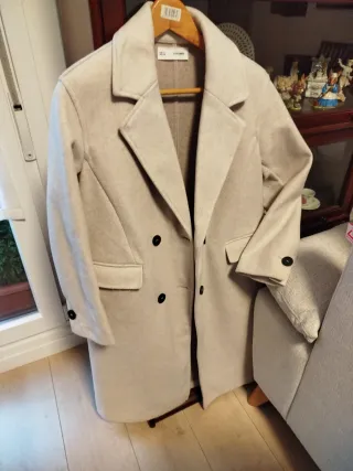 Abrigo beige talla S/M sin usar muy caliente