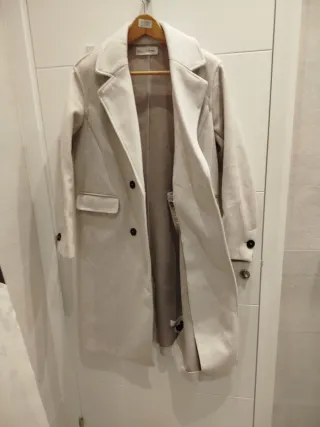 Abrigo beige talla S/M sin usar muy caliente