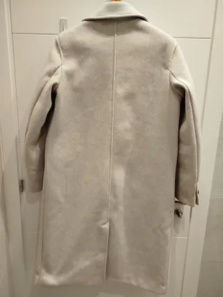 Abrigo beige talla S/M sin usar muy caliente