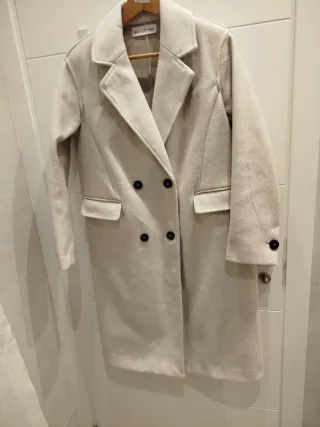 Abrigo beige talla S/M sin usar muy caliente