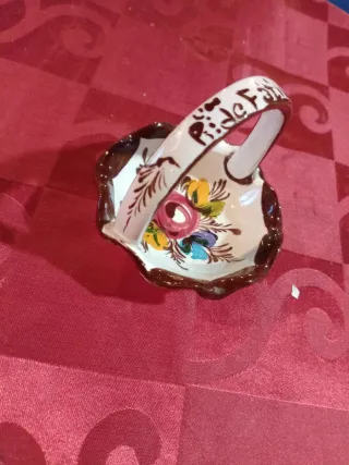 Cestinha cerâmica pintada à mão