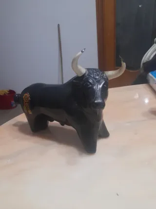 Bottiglia da collezione toro nero