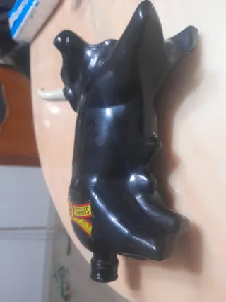 Bottiglia da collezione toro nero