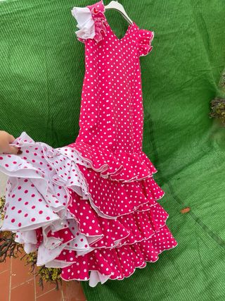 Traje de flamenca deniña PRECIOSO 6/7/8 años NUEVO