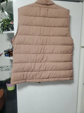 Chaleco acolchado rosa con cremallera