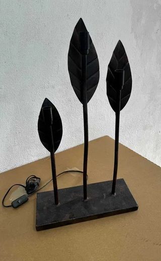 Candeeiro de Mesa Metal Design Folha Artesanal