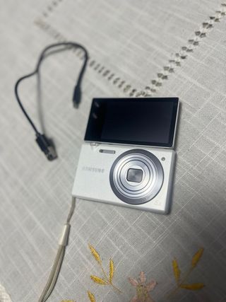 Samsung MV800 Fotocamera Digitale Bianca