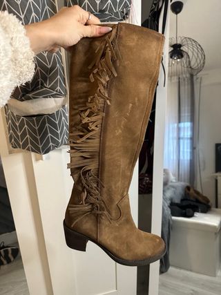 Botas Alpe Ante Marrón con Flecos