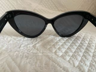 Gafas de sol Miu Miu Cat-Eye Negras