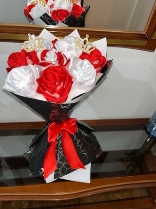 Ramo de rosas eternas y osito