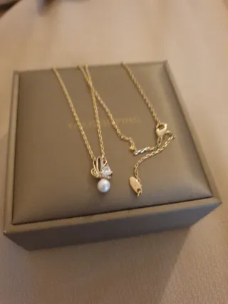 Collar y colgante mariposa perla oro