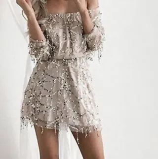 Vestido fiesta corto beige y plateado