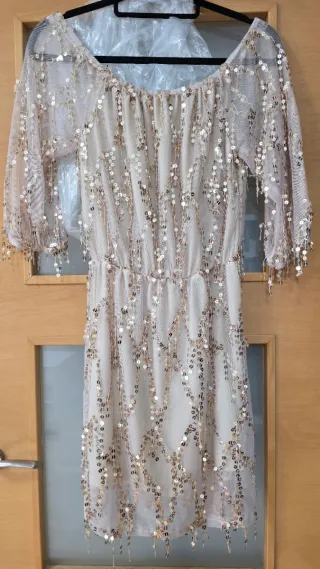 Vestido fiesta corto beige y plateado