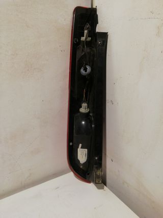 PILOTO TRASERO DERECHO FORD FOCUS BERLINA (CAK) (4)