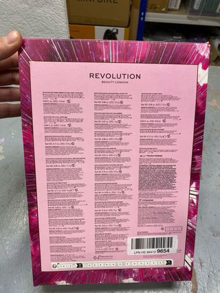 Calendário de Adviento Revolution Makeup 2025