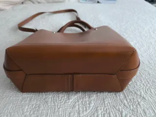 Bolso bucket piel camel Zara